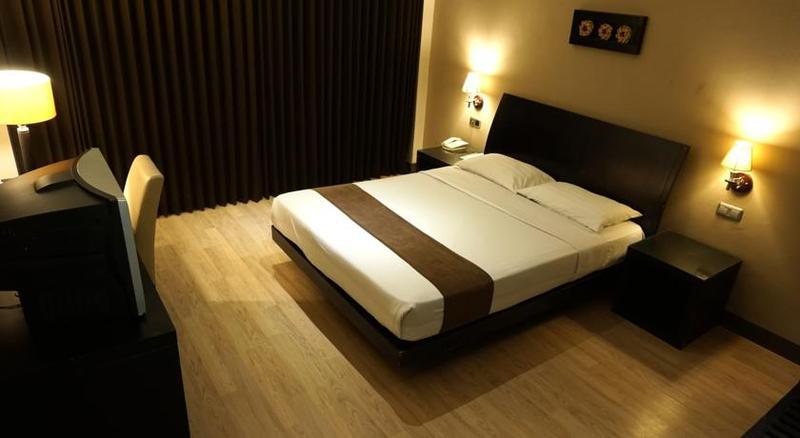 Grand Kecubung Hotel Pangkalanbuun Eksteriør billede
