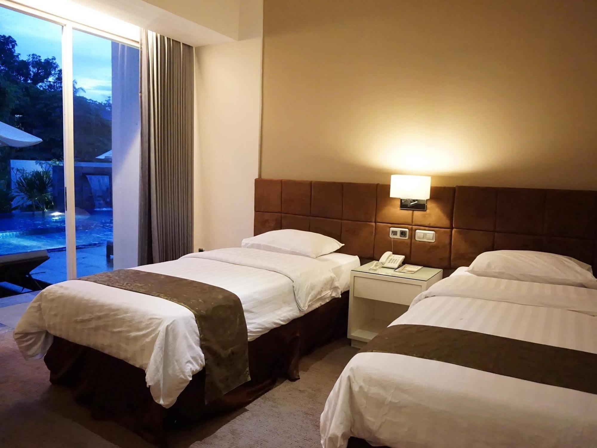 Grand Kecubung Hotel Pangkalanbuun Eksteriør billede