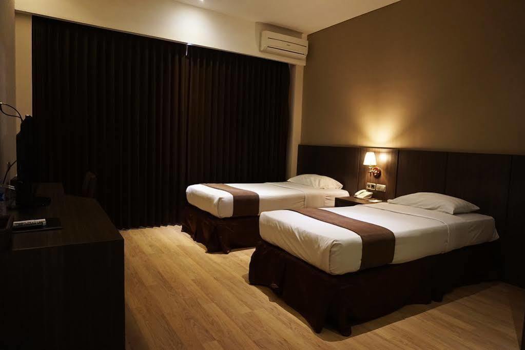 Grand Kecubung Hotel Pangkalanbuun Eksteriør billede
